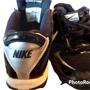 Nike Shark size 4 youth athletic shoes black and white